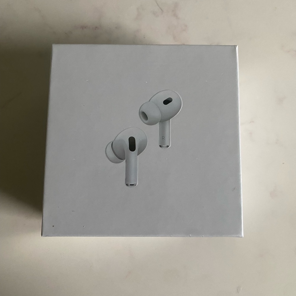 Apple AirPods Pro with Charging Case - White